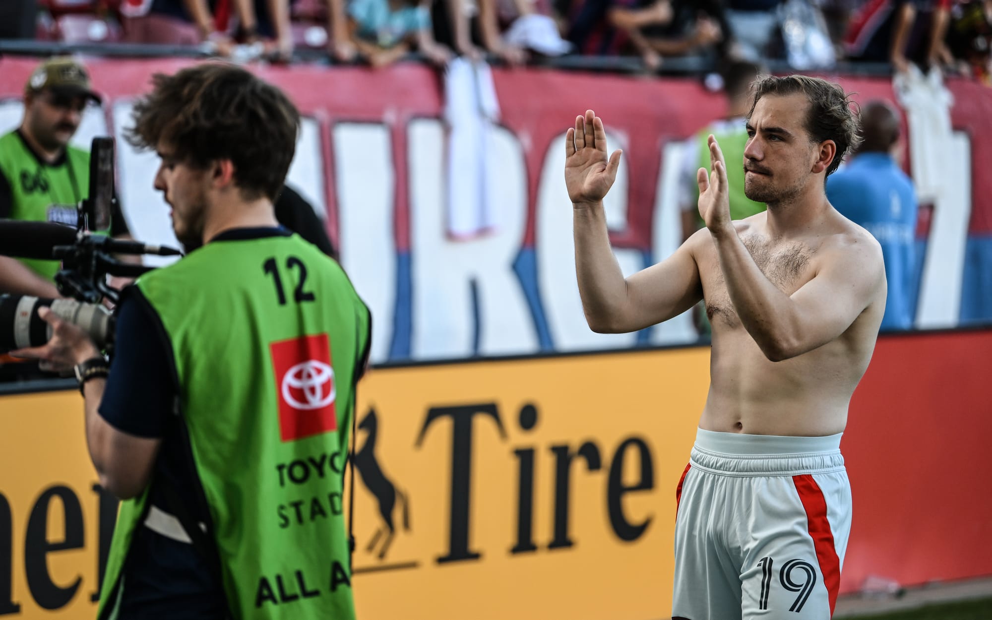 Paxton Pomykal waves to the fans following FC Dallas win over LA. (Photo via Mike Brooks)
