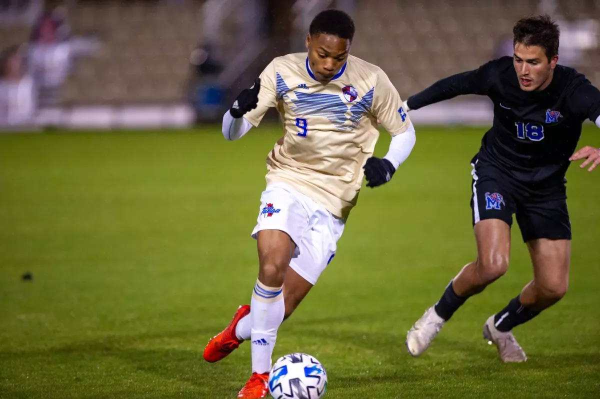 FC Dallas Signs Academy Forward Malik Henry-Scott Post feature image